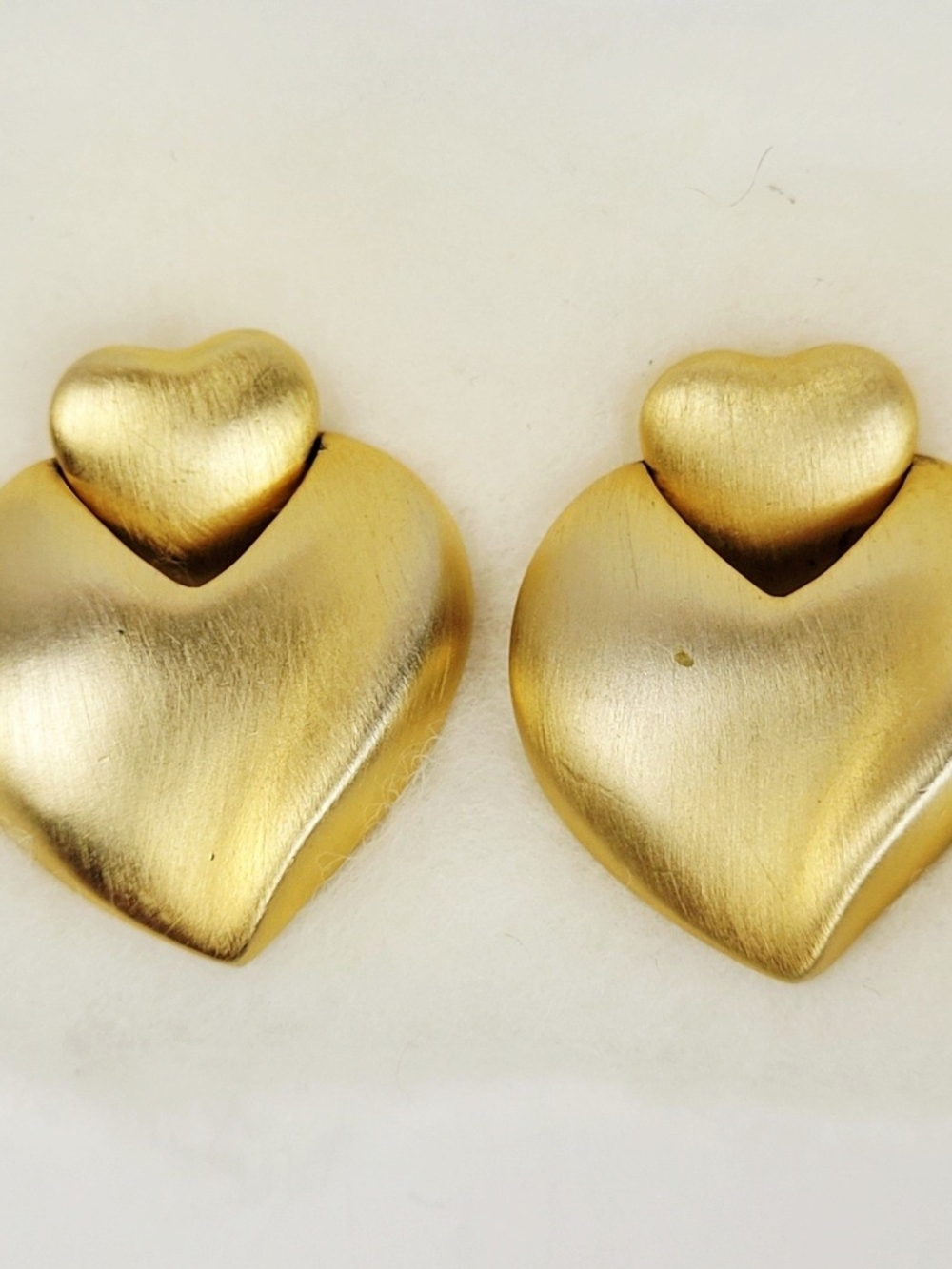 Vtg 80s 90s~JS Brushed Gold Tone Post Earrings~Double Heart~Door Knocker